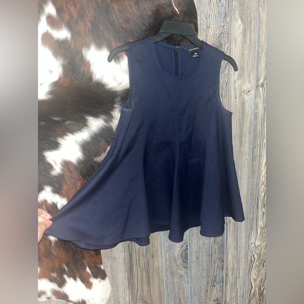Club Monaco size XS Navy Blue Swing sleeveless top in like new condition - Picture 2 of 5